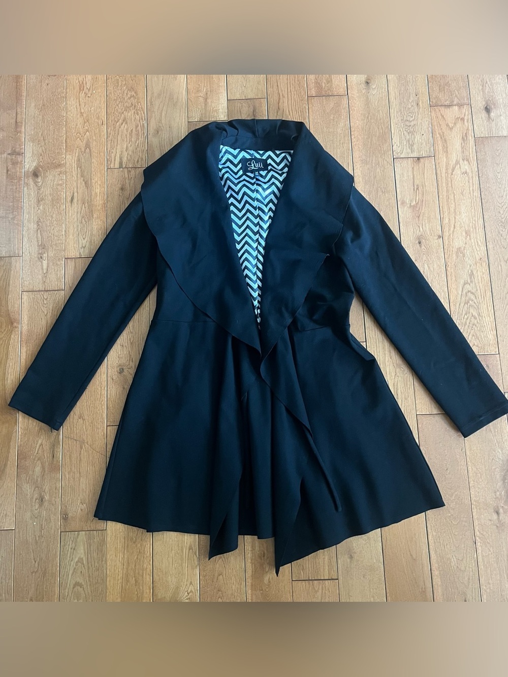 Luii Black Draped Open-Front Jacket - Size Medium